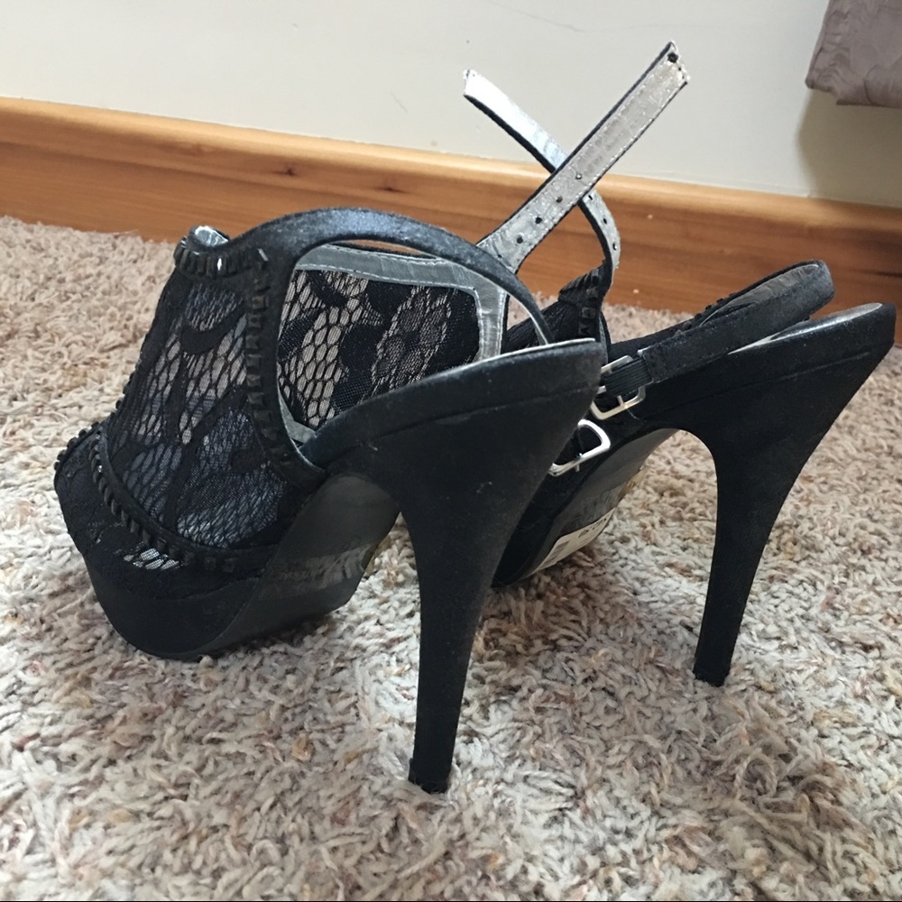 Shoes - Picture 4 of 6